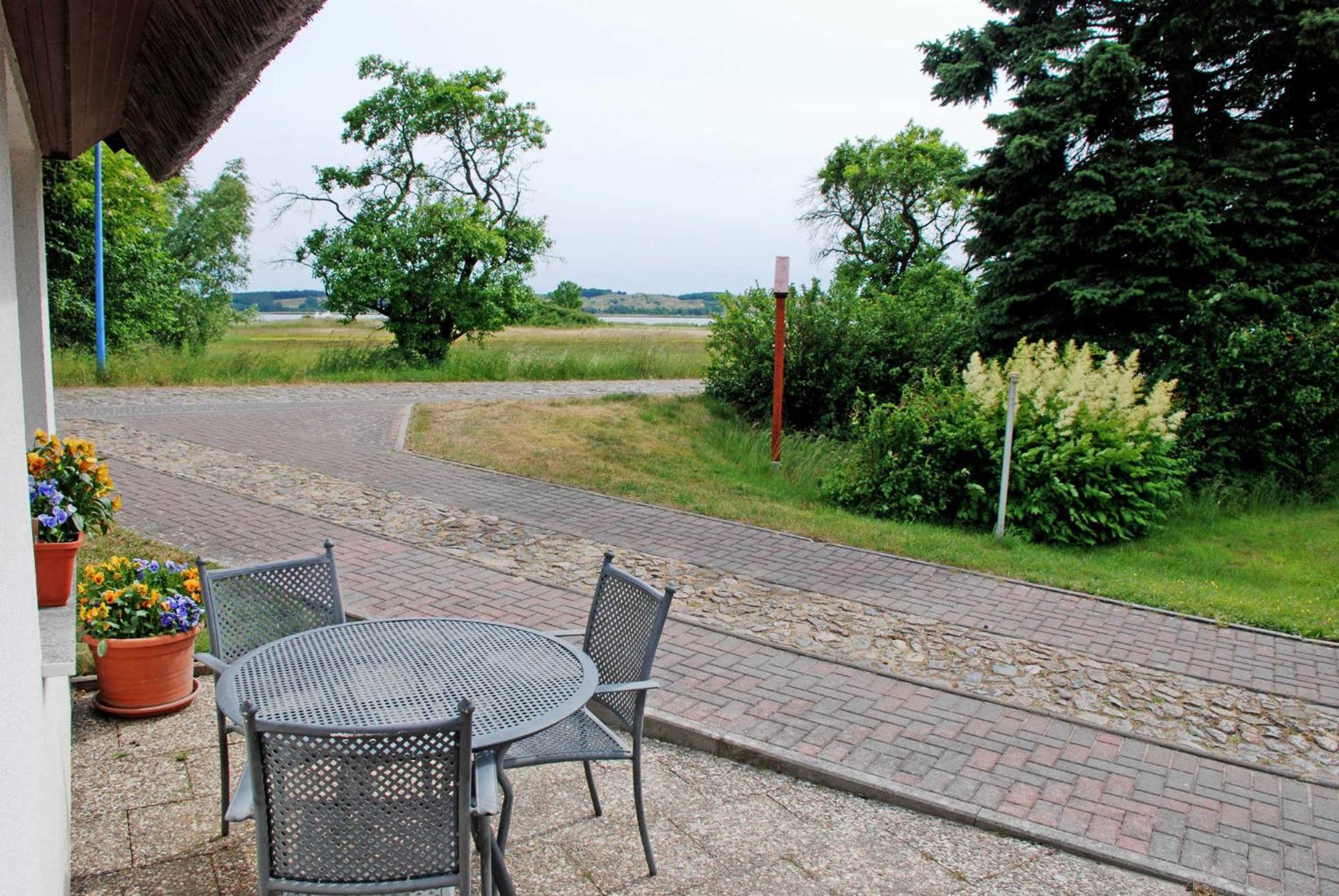 Ferienwohnungen Im Haus Am Deich Middelhagen Bagian luar foto