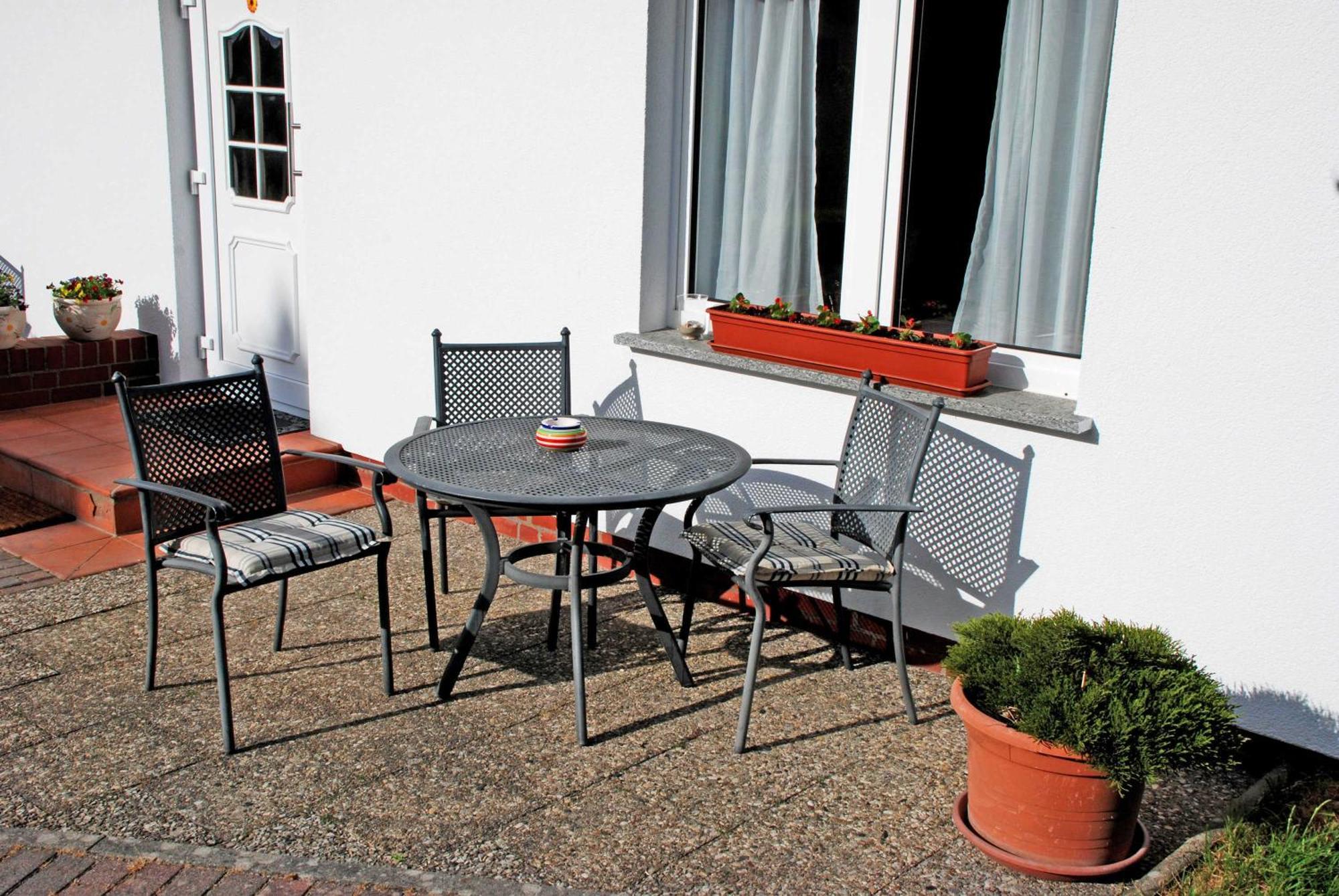 Ferienwohnungen Im Haus Am Deich Middelhagen Bagian luar foto